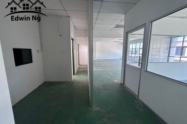 1.5 Storey Terrace Factory/Warehouse @ Kawasan Perusahaan Ringan Juru, Simpang Ampat