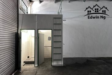 1.5 Storey Terrace Factory/Warehouse @ Kawasan Perusahaan Ringan Juru, Simpang Ampat