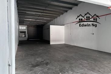 1.5 Storey Terrace Factory/Warehouse @ Kawasan Perusahaan Ringan Juru, Simpang Ampat