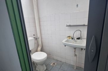 1.5 Storey Terrace Factory/Warehouse @ Kawasan Perusahaan Ringan Juru, Simpang Ampat