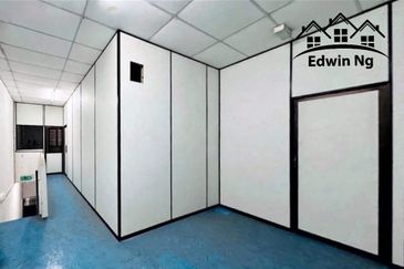 1.5 Storey Semi-D Factory/Warehouse @ Kawasan Industri Ringan Permatang Tinggi, Bukit Mertajam