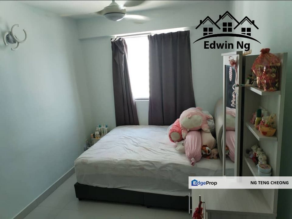 Centrio Avenue Apartment at Gelugor, High Floor, Partially Furnished & Renovated, Penang, Gelugor