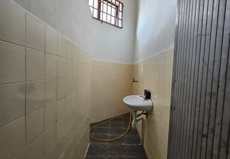 Ground Floor Light Industrial Factory/Warehouse at Kawasan Perindustrian Teras Jaya, Butterworth