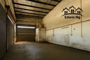 1.5 Storey Terrace Factory/Warehouse @ Taman Perindustrian Ringan Usahajaya