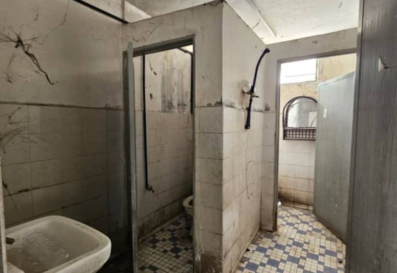 1.5 Storey Semi-D Factory/Warehouse @ Taman Paya Serdang, Lunas, Kedah, Easy Access to BKE