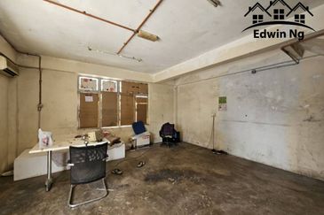 1.5 Storey Semi-D Factory/Warehouse @ Taman Paya Serdang, Lunas, Kedah, Easy Access to BKE