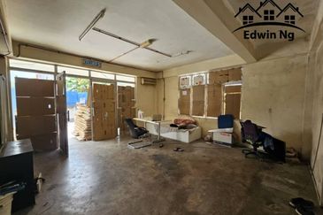 1.5 Storey Semi-D Factory/Warehouse @ Taman Paya Serdang, Lunas, Kedah, Easy Access to BKE