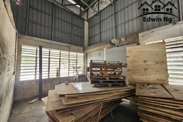 1.5 Storey Semi-D Factory/Warehouse @ Taman Paya Serdang, Lunas, Kedah, Easy Access to BKE
