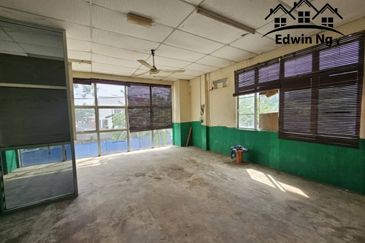 1.5 Storey Semi-D Factory/Warehouse @ Taman Paya Serdang, Lunas, Kedah, Easy Access to BKE