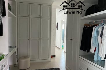 Bukit Dumbar Residences