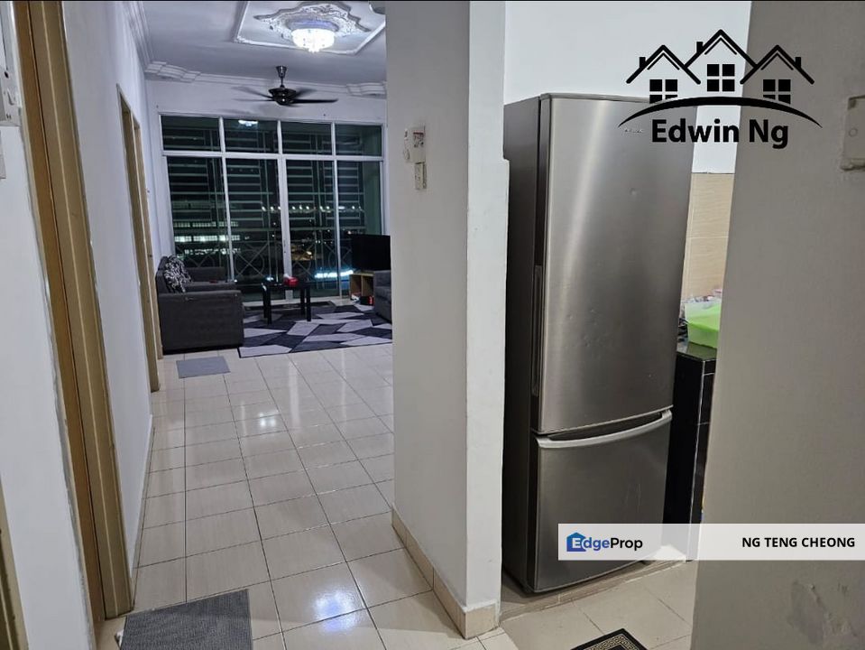 Saujana Damai Apartment at Bayan Lepas, Middle Floor, Partly Furnished, Airport View and Seaview, Penang, Bayan Lepas