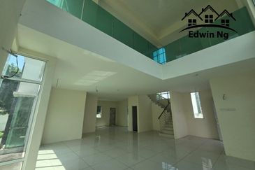 3 Storey Bungalow Villa at Garden Residency, Machang Bubok, Alma
