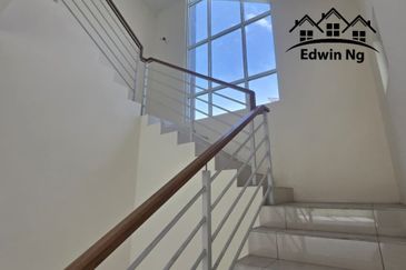 3 Storey Bungalow Villa at Garden Residency, Machang Bubok, Alma