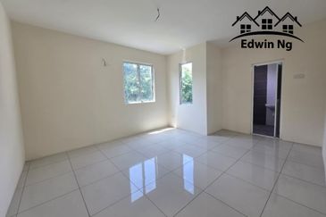 3 Storey Bungalow Villa at Garden Residency, Machang Bubok, Alma