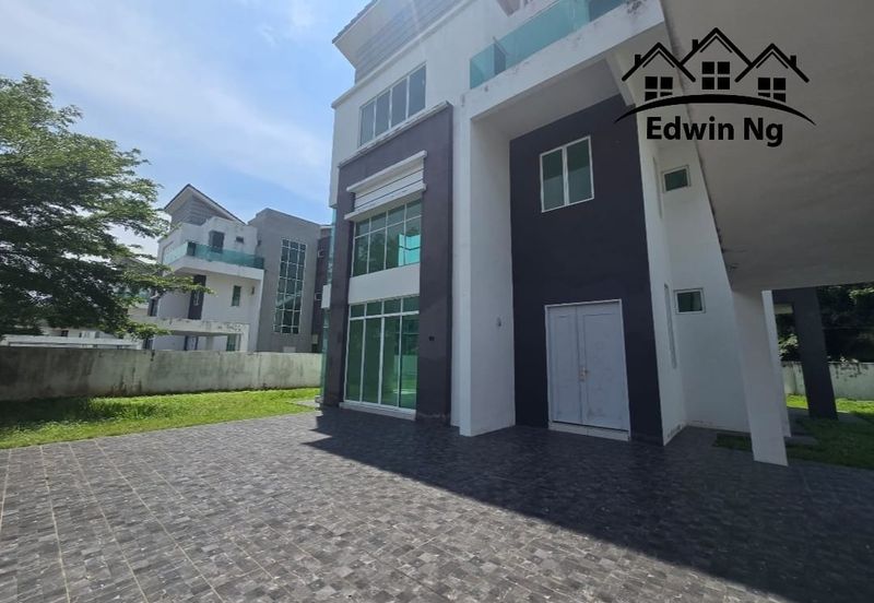3 Storey Bungalow Villa at Garden Residency, Machang Bubok, Alma
