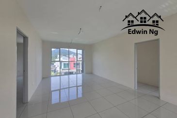 3 Storey Bungalow Villa, Corner Unit at Garden Residency, Machang Bubok, Alma