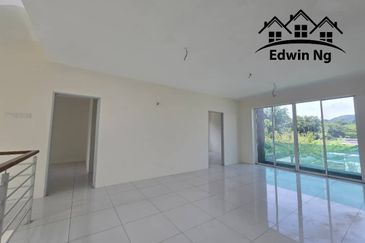 3 Storey Bungalow Villa, Corner Unit at Garden Residency, Machang Bubok, Alma