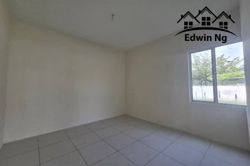 3 Storey Bungalow Villa, Corner Unit at Garden Residency, Machang Bubok, Alma