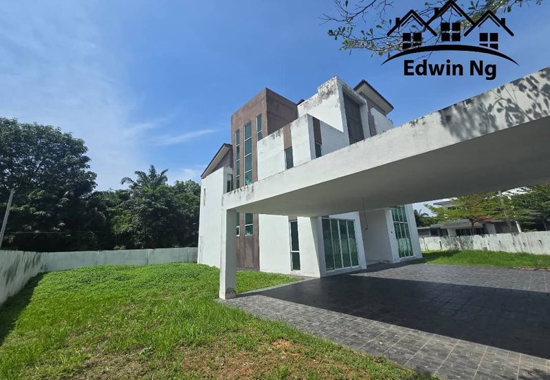 3 Storey Bungalow Villa, Corner Unit at Garden Residency, Machang Bubok, Alma