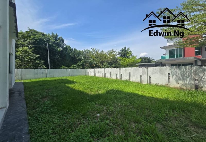 3 Storey Bungalow Villa, Corner Unit at Garden Residency, Machang Bubok, Alma