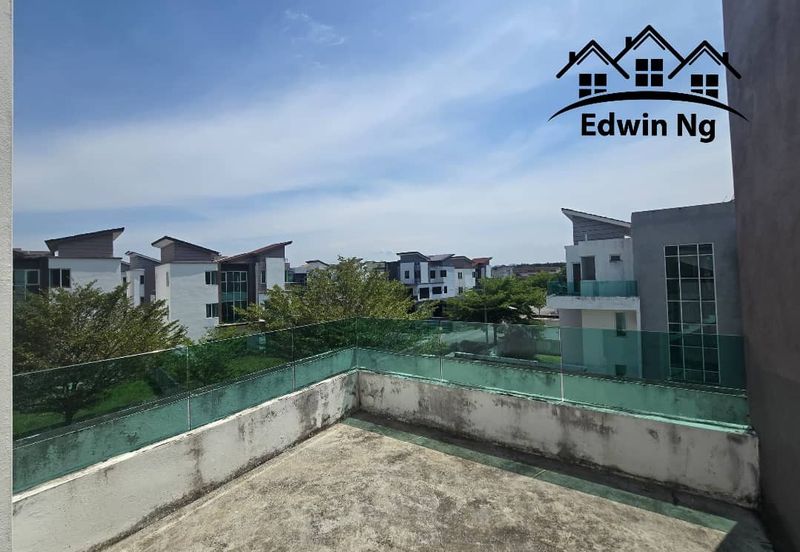 3 Storey Bungalow Villa, Corner Unit at Garden Residency, Machang Bubok, Alma