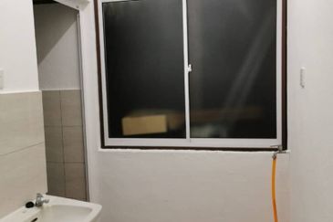 Taman Sri Setia Flat