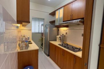 University Place (Plaza Ivory)