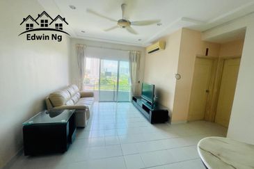 University Place (Plaza Ivory)