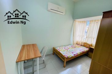 University Place (Plaza Ivory)