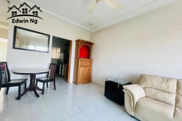 University Place (Plaza Ivory)