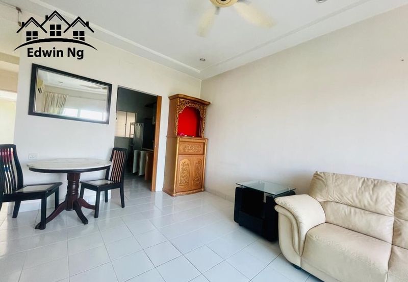 University Place (Plaza Ivory)