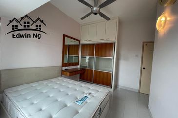 University Place (Plaza Ivory)