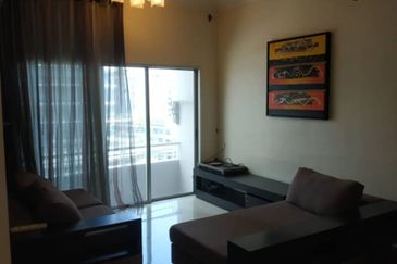 University Place (Plaza Ivory)