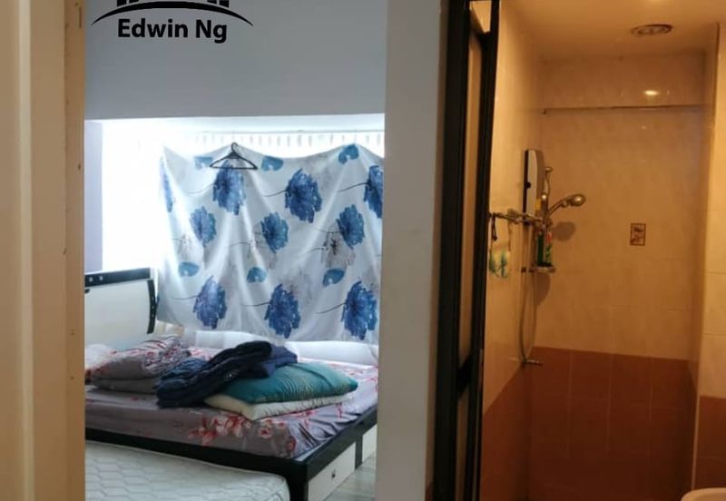 University Place (Plaza Ivory)