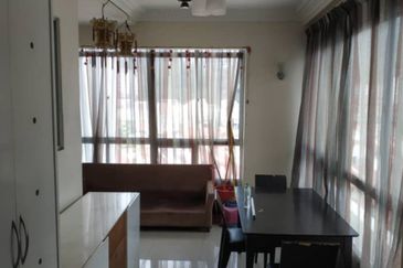 University Place (Plaza Ivory)