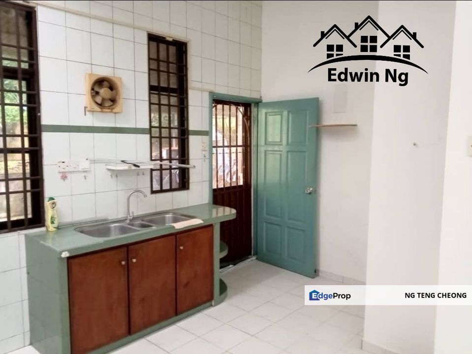 2.5 Storey Terrace House at Cangkat Sungai Ara, Partly Renovated Unit, Good Condition, Penang, Sungai Ara