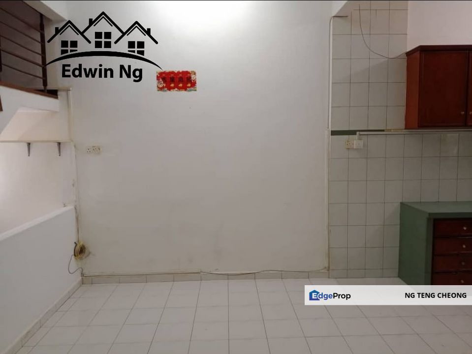 2.5 Storey Terrace House at Cangkat Sungai Ara, Partly Renovated Unit, Good Condition, Penang, Sungai Ara