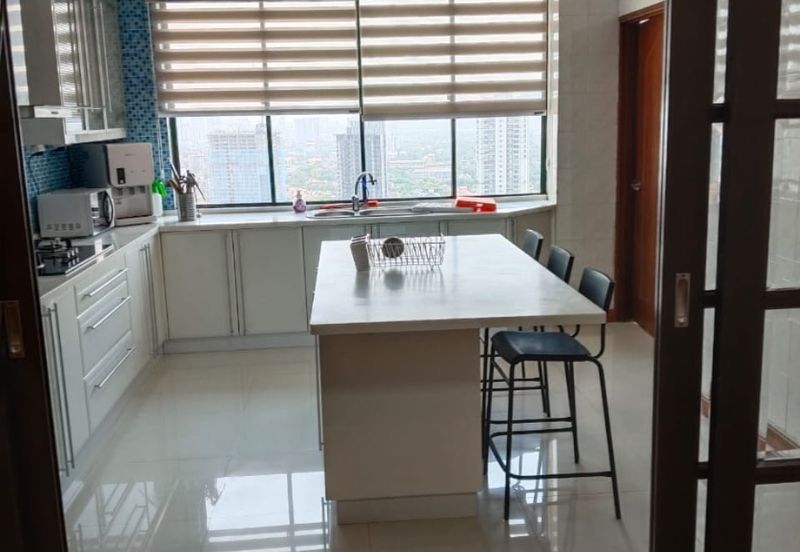 Silverton Condominium (Menara Perak)