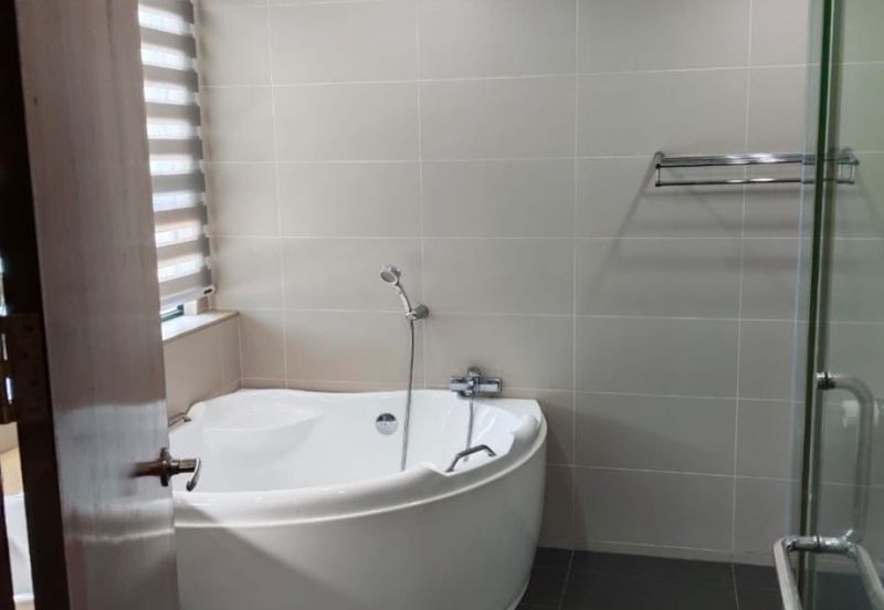 Silverton Condominium (Menara Perak)