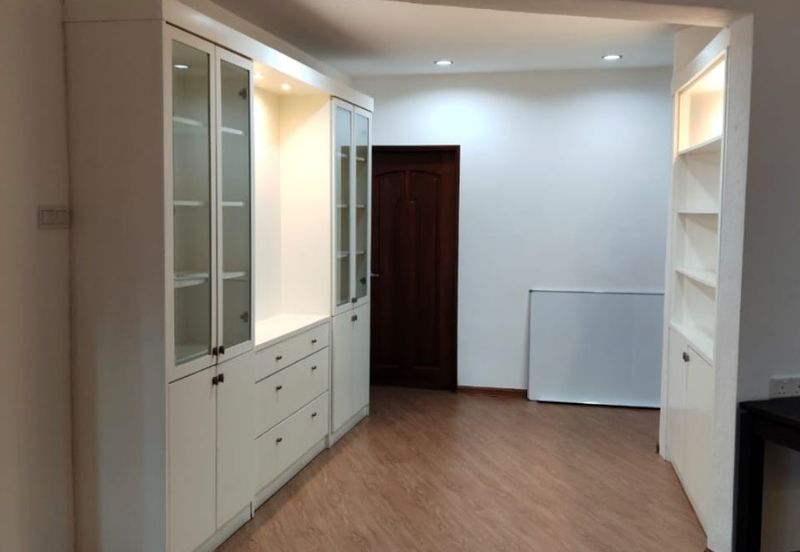 Silverton Condominium (Menara Perak)