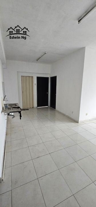 Suria Vista Apartment, High Floor, Unfurnished Unit at Paya Terubong, Penang, Paya Terubong