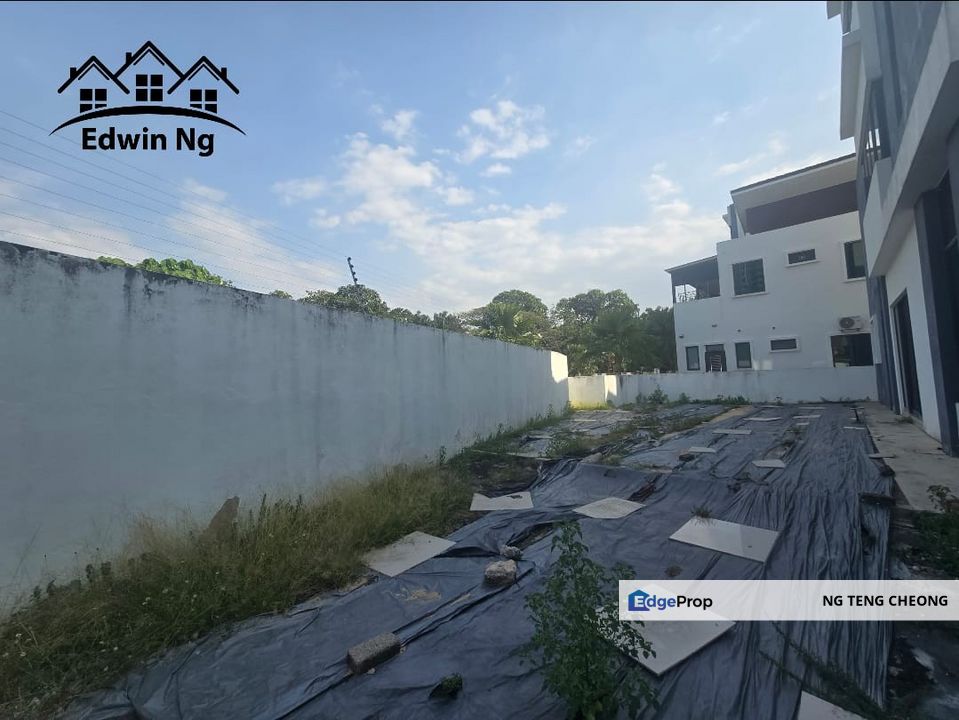 3 Storey Terrace END LOT with Spacious Garden, Original Unit @ Spectrum Garden, Taman Lembah Permai Indah, Bukit Mertajam, Penang, Bukit Mertajam