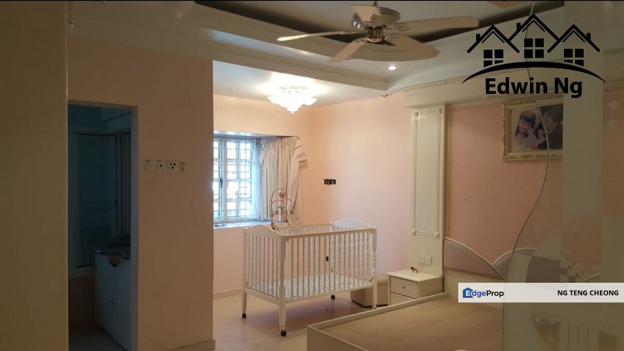 3 Storey Terrace House, Furnished & Renovated at Cangkat Sungai Ara, Penang, Sungai Ara
