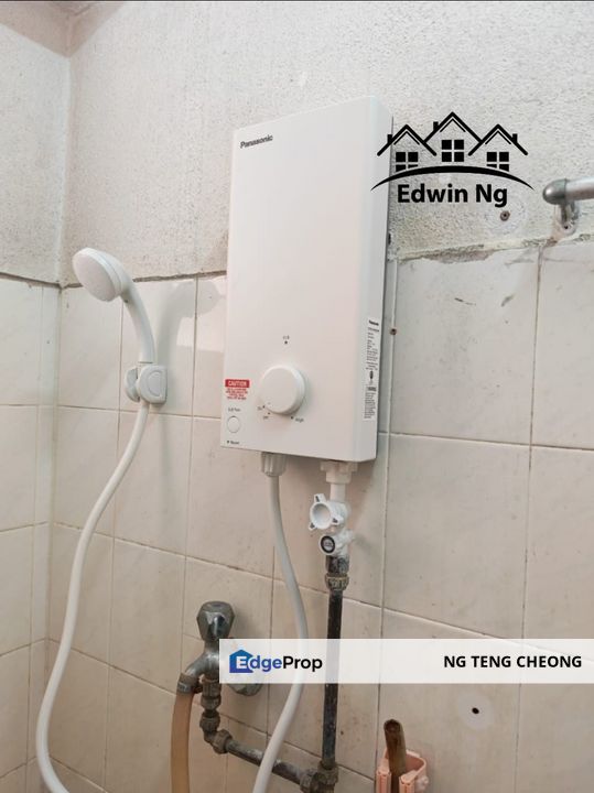 Greenlane Heights Block E at Jelutong Low Floor Unit, Partially Furnished, 1 Fix Carpark, Penang, Greenlane