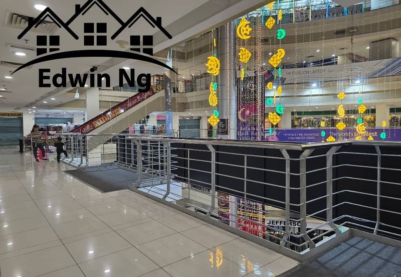 Kompleks Bukit Jambul Shop Lot For Sale, Selling with Tenancy