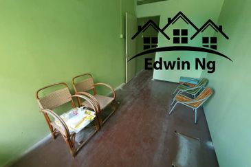 2 Storey Terrace House @ Gurney Area, Lorong Birch, Georgetown FOR RENT