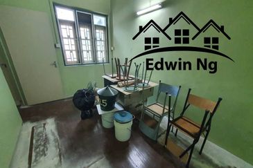 2 Storey Terrace House @ Gurney Area, Lorong Birch, Georgetown FOR RENT