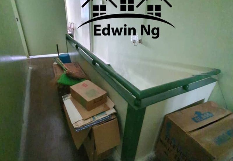 2 Storey Terrace House @ Gurney Area, Lorong Birch, Georgetown FOR RENT