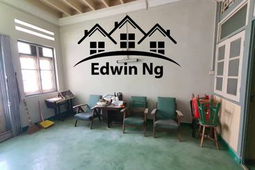 2 Storey Terrace House @ Gurney Area, Lorong Birch, Georgetown FOR RENT