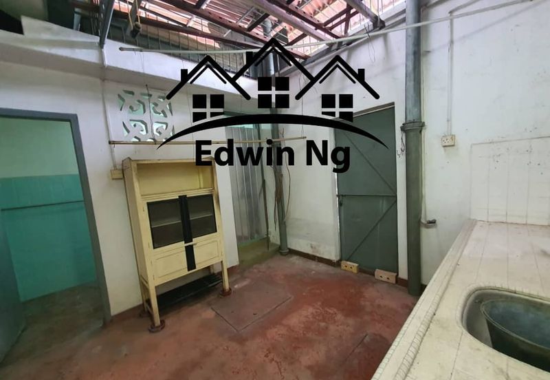 2 Storey Terrace House @ Gurney Area, Lorong Birch, Georgetown FOR RENT